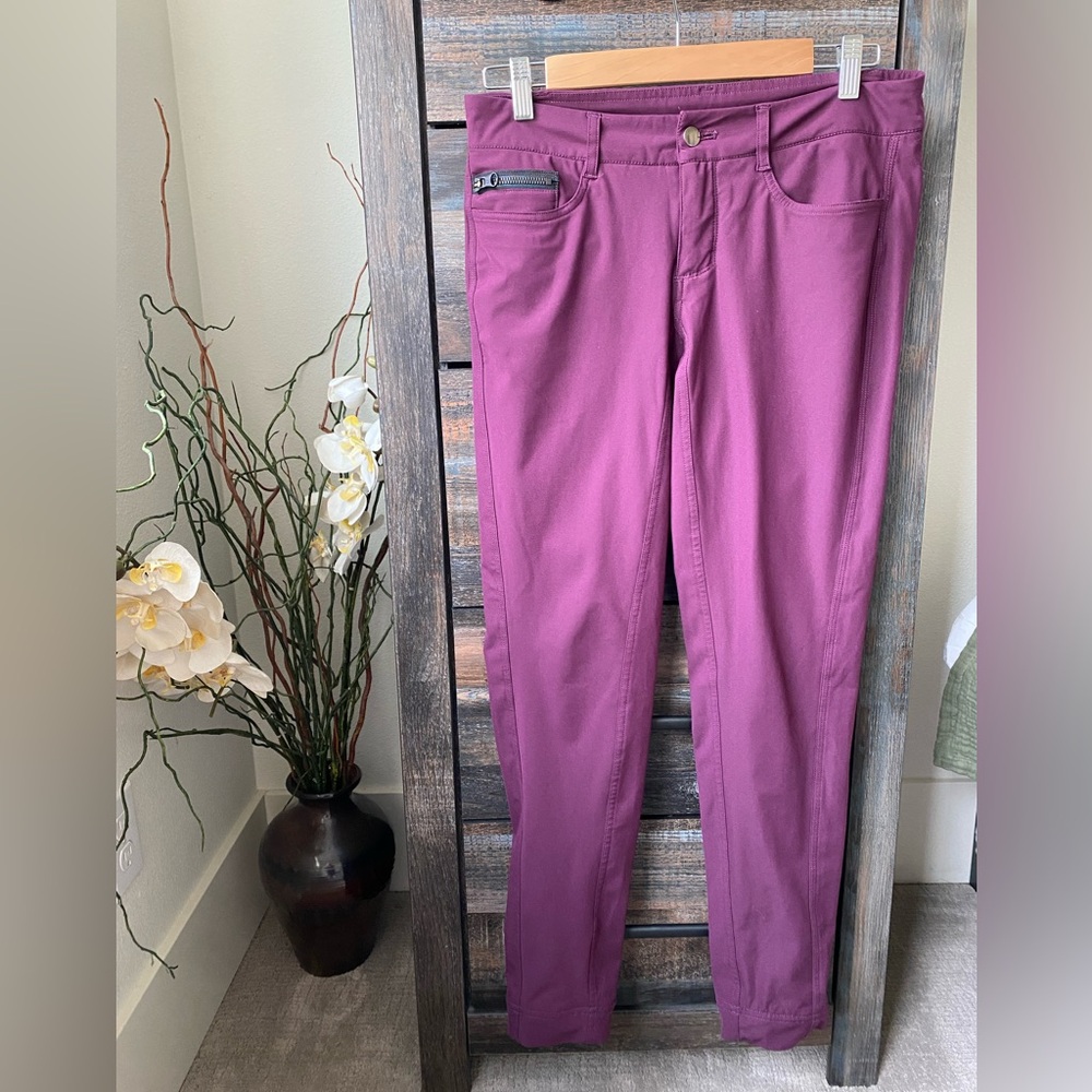 Lululemon Athletica City Trek Pants in Plum Size 8